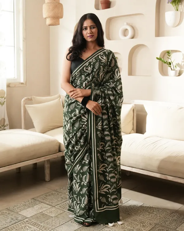 Green_Cotton_H_Block_Printed_Mul_Saree_With_Tassels_For_Women